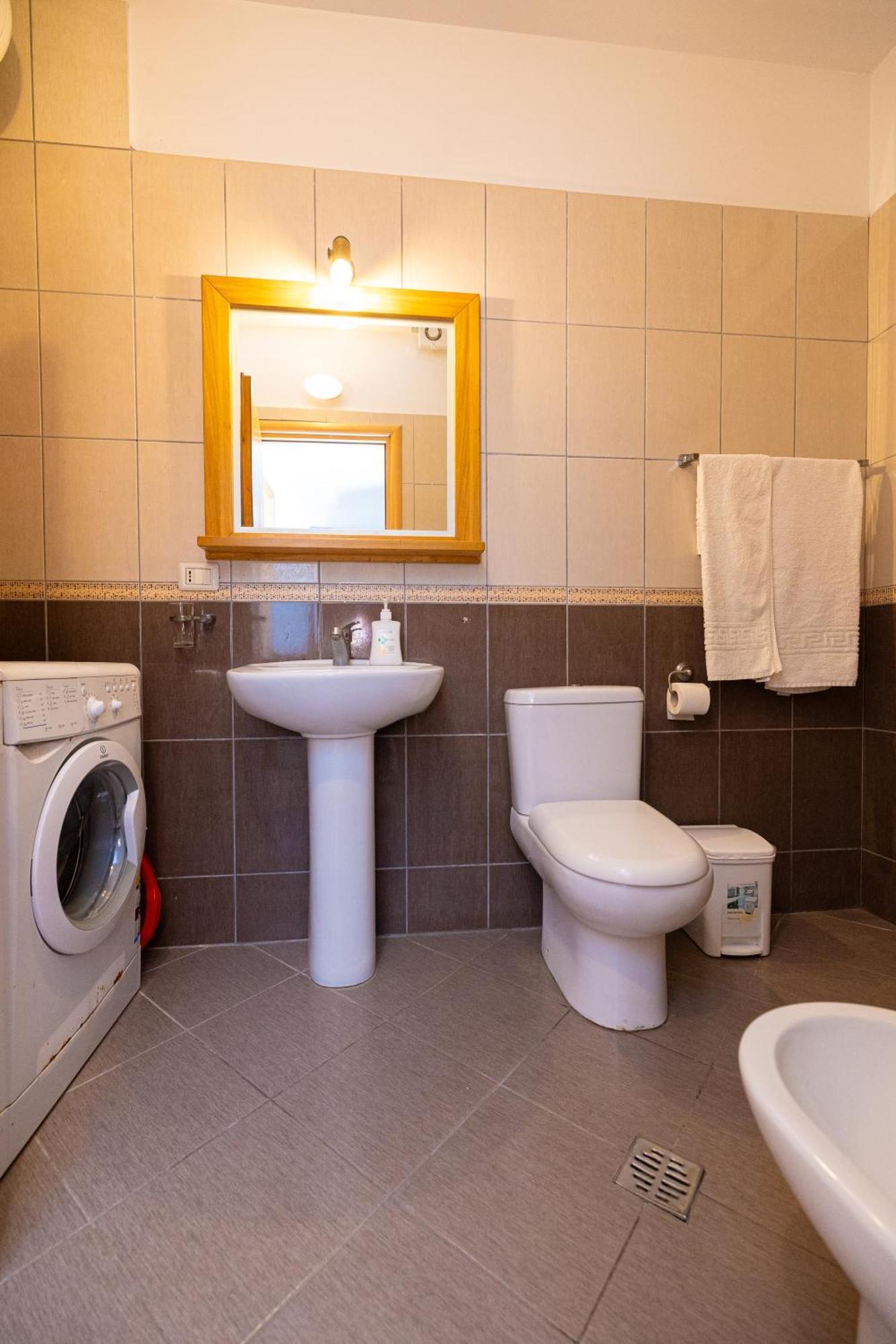 Lucas Apartments Rental Wlora Zewnętrze zdjęcie