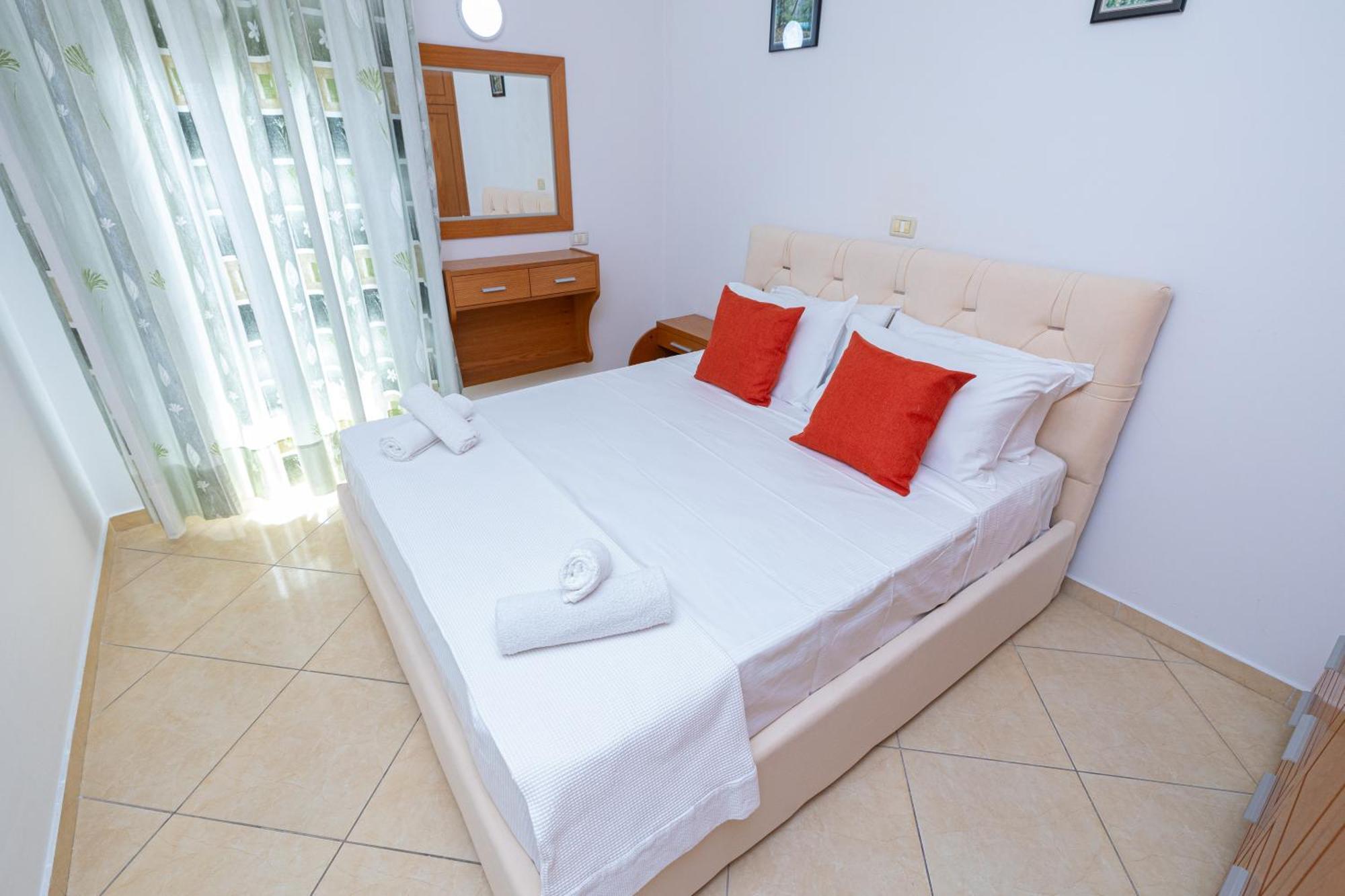Lucas Apartments Rental Wlora Zewnętrze zdjęcie